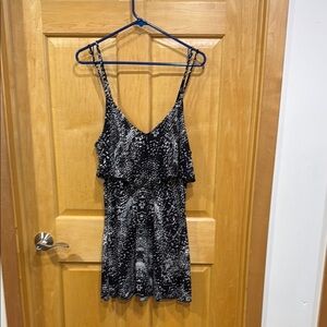 J. Valdi Black and White Patterned Dress size L